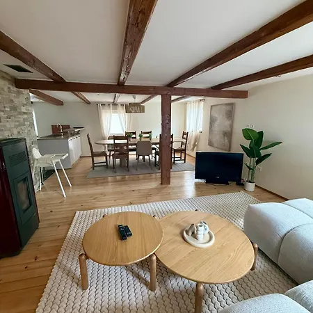 Holiday home L Escapade De Maison Familiale Cours Privee *